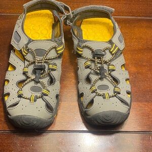 Khombu Kids Sandals - Gray and Yellow